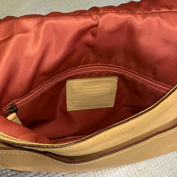 Coach leather purse - Picture 4 of 16